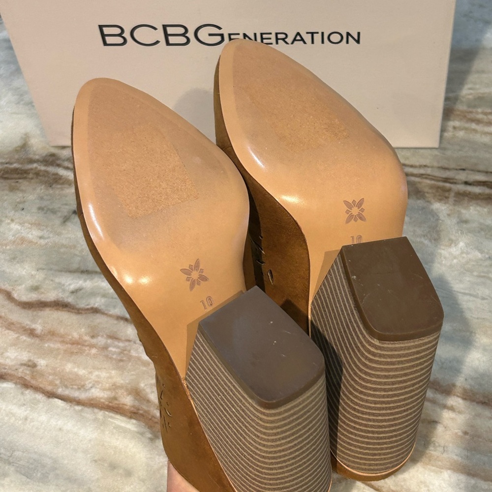 NIB ~ BCBG CARMEN LASERCUT MULES sz 10 - Picture 7 of 13